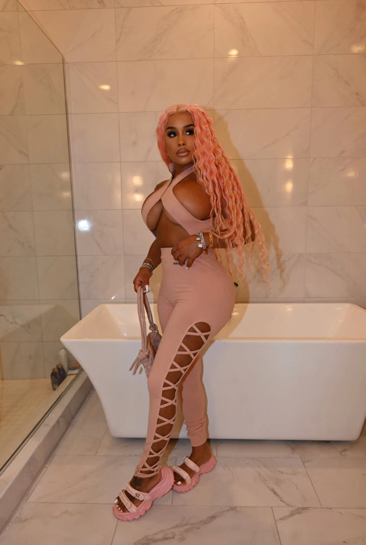 SHOP SO REAL Sets Explicit Set 2 SHOP SO REAL Sets Explicit Set