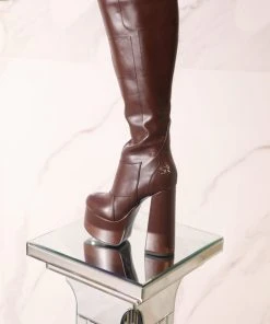 SHOP SO REAL Fashion Doll